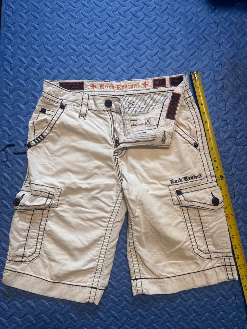 Rock Revival White Cargo Shorts with Black Contrast Stitching size 30